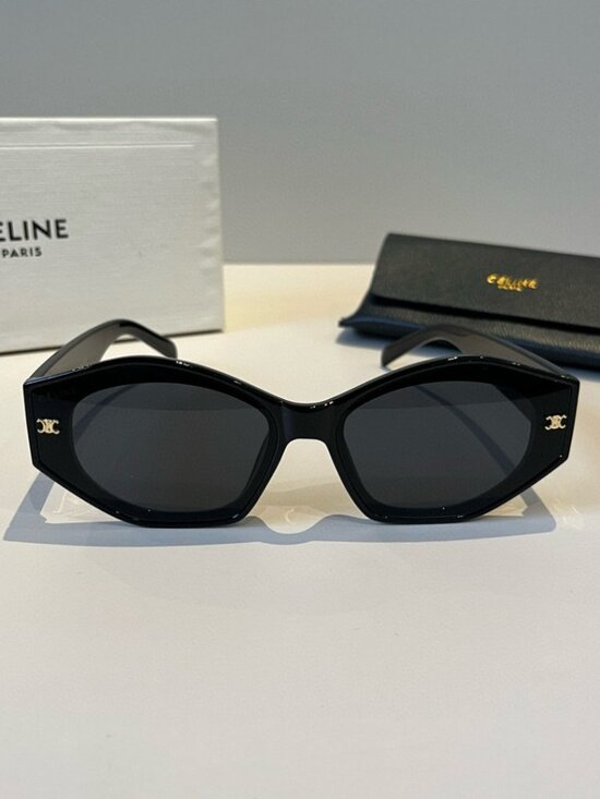 Celine 1479 Black Sunglasses – Gold Logo, Italy-Made, Retro-Modern, Gift Ready main image 5